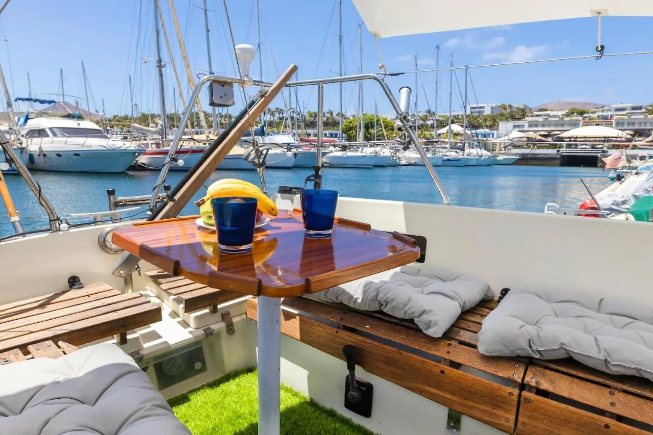 Seaside Chill-Out Stay On A Sail Yacht Puerto Calero Hotel en barco